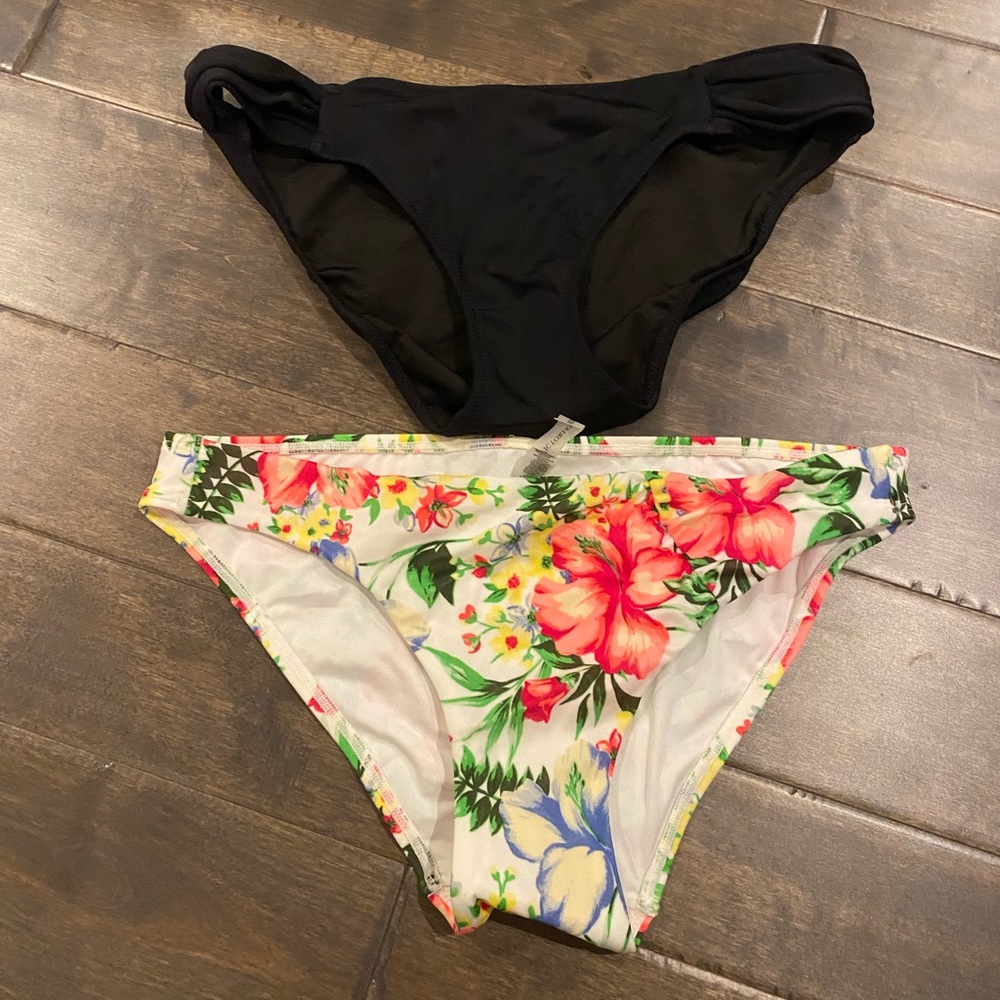 Women’s 2 Victoria’s Secret Bikini Swimsuit Bundle Bottoms Medium